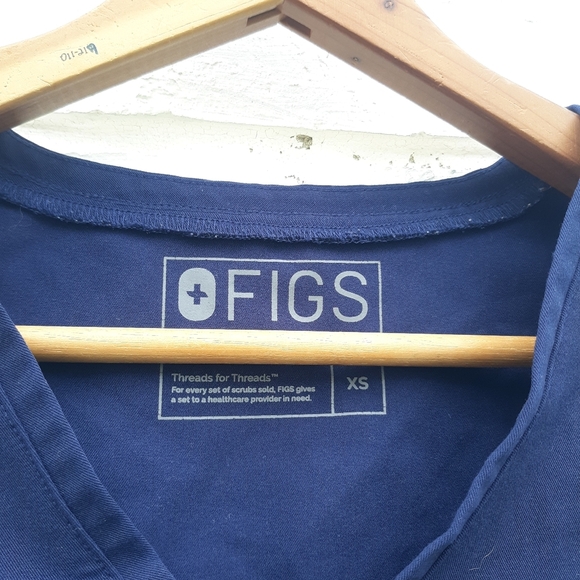 Figs Scrub Top Navy Womens size XSmall - Picture 2 of 6